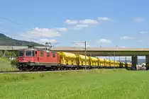 Re 420 272-7 fährt Richtung Bahnhof Itingen. Die Aufnahme stammt vom 19.06.2018.