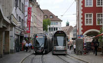 Strassenbahn Freiburg im Breisgau.
Mit den verschiedenen Strassenbahnen von VAG im Stadtzentrum von Freiburg im Breisgau unterwegs.
Impressionen vom 21. Juni 2018. 
Foto: Walter Ruetsch 