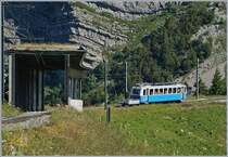 Der Bhe 2/4 204 bringt etliches Gepäck und einige Ehrengäste auf den Rochers de Naye. 
Bei Jaman, den 1. Juli 2018