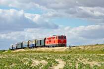 2143.56 mit einer Zweiachser-Garnitur auf dem Weg nach Wien Praterstern. Entstanden ist die Aufnahme zwischen Hetzmannsdorf und Mollmannsdorf. (23.06.2018)