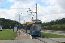 Leipzig LVB SL 8 (DWA NGT8 (LVB-Typ 36) 1132) Paunsdorf Nord am 25. Juli 2017.