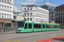 Be 6/8 Combino 315, auf der Linie 2, fährt zur Haltestelle Markthalle. Die Aufnahme stammt vom 24.06.2018.