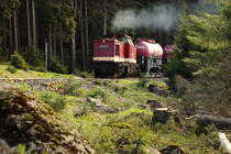 Scheinanfahrt von 199 861 mit Sonder-GmP am 21.04.2018 an der Alten Bobbahn zwischen Schierke und Brocken. (Bild 1)