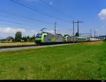 BLS - 485 018-6 mit 485 020-2 mit Rolla unterwegs bei Lyssach am 07.07.2018