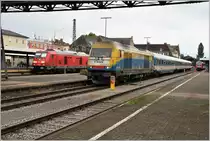 RE4228 nach Stuttgart mit 245 037 und RB92043 nach München Pasing mit ER20-013 in Lindau Hbf. (05.07.2018)
