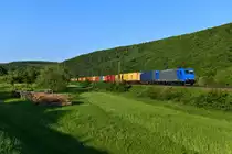 Am Morgen des 05. Mai 2018 konnte ich bei Wernfeld im Maintal den Containerzug DGS 43966 von Linz Vbf nach Dradenau aufnehmen. Zuglok war die von Alpha Trains angemietete 185 529. 