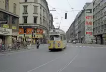 København / Kopenhagen Københavns Sporveje SL 6 (DÜWAG/Kiepe-GT6 893) København V, Vesterbro, Vesterbrogade / Oehlenschlägersgade / Frederiksberg Allé am 26. April 1969. - Der dänische Dichter Adam Oehlenschläger (1779 - 1850), der in der nach ihm benannten Straße geboren wurde, ist einer der wichtigsten Vertreter der dänischen Romantik, die von den deutschen Dichtern / Schriftstellern des Sturm und Drang, der Klassik und der Romantik ihre Inspiration nahm. - Scan eines Farbnegativs. Film: Kodak Kodacolor X.