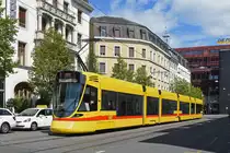 Be 6/10 Tango 187, auf der Linie 11, fährt zur Haltestelle Bahnhof SBB. Die Aufnahme stammt vom 24.06.2018.
