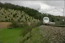 Trüb das Wetter, schön die Landschaft -

ICE 3 zwischen Lonsee und Urspring auf der Schwäbischen Alb.

19.04.2008 (M)

