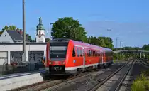 Der RE von Nürnberg nach Hof, welcher mit 612 056 gefahren wurde, durcheilte am 18.06.18 Oberkotzau ohne Halt Richtung Hof.