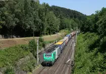 437052 mit dem 40375 (Domodossla-Gent Zeehaven) bei Arzviller 30.6.18