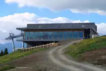 Ansicht der Bergstation der am 22. Dezember 2017 eröffneten neuen Patscherkofelbahn gegen Norden. Aufgenommen 22.6.2018.