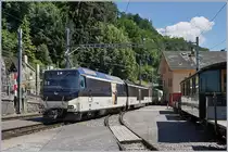 Die MOB Ge 4/4 8001 erreicht mit ihrem Regionalzug 2228 von Montreux nach Zweisimmen den Bahnhof von Chamby.
23. Juni 2018 
