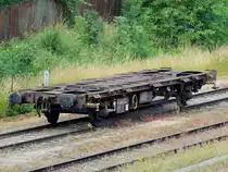 Lgjnss 21 81 4440 013-0 (LüP15,10m; Ladelänge 12,66m) am Bhf. Ried bei KM21,6 abgestellt; 180610