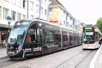 Haltestelle Siegesdenkmal - Straßenbahn CAF Urbos 301 und Düwag 244