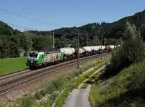 Die 193 831 mit einem Kesselzug am 01.07.2018 unterwegs bei Wernstein.