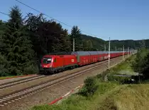 Die 1016 015 mit einem Autozug am 01.07.2018 unterwegs bei Wernstein.