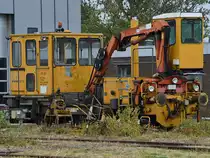 Dieser Gleisbaukran TR 217 (99 86 9281 217-0) stand unweit des Bahnhofes in Aalborg. (Juni 2018)
