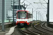 Der Museumswagen 2012 während einer Sonderfahrt auf der Deutzer Brücke am 14.07.2018.
