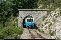 Fotofahrt auf der Ferrovia Genova - Casella am 30. Juni 2018.<br>
Am Morgen fuhr der Triebwagen A2 (ex FEVF) mit dem Güterwagen F102 von Genova nach Vicomorasso. Hier auf der Bergstrecke zwischen Cappuccio und Trensasco.