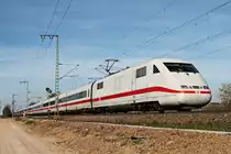 Auf dem Weg von Norddeutschland in die Schweiz, war am 30.03.2017 der 401 073-2  Basel  nördlich von Müllheim (Baden) und fuhr gen Basel.