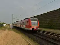 Feierabend wie das Duftet! Gruß an den TF des 423 762-4 der wohl in den Feierabend fuhr, wie der Zielanzeiger anzeigt ist der Zug hier in Allerheiligen schon einiges über Köln Worringen hinaus. 19.7.2018