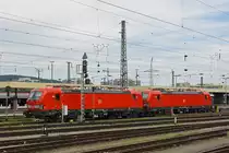 Zwei Fabrikneue Siemens Vectron 193 321-7 und 193 320-9 stehen auf einem Abstellgleis beim Badischen Bahnhof. Die Aufnahme stammt vom 14.07.2018.
