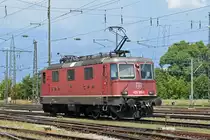 Re 420 260-2 durchfährt den Badischen Bahnhof. Die Aufnahme stammt vom 17.07.2018.