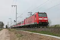 Mit einer RB (Offenburg - Neuenburg (Baden), die an diesem Tag aus n-Wagen bestand, fuhr am Nachmittag des 04.04.2017 die 146 112-8  Baden Württemberg erfahren  nördlich von Müllheim (Baden) auf der KBS 703 in Richtung Zielbahnhof, der nur noch wenige Kilometer entfernt war.