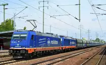 Raildox GmbH & Co. KG mit  185 409-0  [NVR-Number: 91 80 6185 409-0 D-RDX] und 076 109-2 [NVR-Number: 92 88 0076 109-2 B-RDX] und einem polnischen Kohlezug am Haken am 18.07.18 Bf. Flughafen Berlin-Schönefeld.