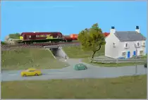  Für Güter die Bahn  - dieser gut vierzig Jahre alte SBB Werbespruch gilt nun auch für die T-Gauge (Massstab 1:450 3mm Spur), seit die EWS Class 67 die Traktion des Güterverkehrs besorgt.
21. Juli 2018