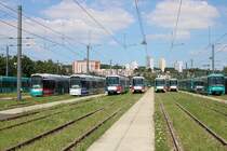 Alle Partnerstädte Werbewagen der VGF nebeneinander. Bombardier S-Wagen 251,238 und Bombardier U5-25 Wagen 693,686,679 und 667 am 07.07.18 in Frankfurt am Main bei einer Besichtigung wo man sich frei auf abgesperrten Gelände aufhalten konnte