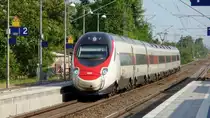Ein RABe 503 als ECE 52 nach Frankfurt/M bei der Fahrt durch den Haltepunkt Bobstadt (am 16.07.18).