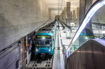 Die U5-50-Triebwagen 861+862 und 875+876 stehen als U4 zur Haltestelle Seckbacher Landstra0e im Frankfurter Stadtteil Bornheim an der Haltestelle Bockenheimer Warte.