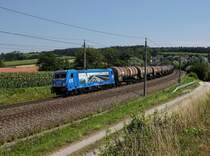 Die 187 930 mit einem Kesselzug am 20.07.2018 unterwegs bei Haiding.