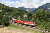 Nach dem Kübgraben-Viadukt wurde der ganze Hang gerodet,das jetzt einen herrlichen Blick auf die Strecke mit dem ehemaligen Hotel und Schneeberg bietet,wie hier bei G-49415 mit 1144.282+1116 am 25.7.18