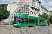 Be 6/8 Flexity 5002,auf der Linie 6, fährt zur Haltestelle Morgrtenring. Die Aufnahme stammt vom 24.05.2018.