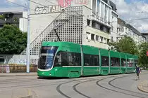 Be 6/8 Flexity 5002,auf der Linie 6, fährt zur Haltestelle Morgrtenring. Die Aufnahme stammt vom 24.05.2018.