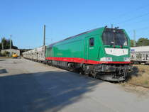 Auch noch am 23.Juli 2018,stand die Stark Maxima 264 005 in Bergen/Rügen.Erst nach dem vierten Tag reiste der leere Kieszug wieder ab.