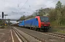 145 088-1 mit 151 007-2 der EGP als Wagenlok und ARS-Autotransportwagen in Fahrtrichtung Norden. Aufgenommen am 23.04.2016 in Eichenberg.