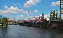 182 011-7 fährt am 25.07.2018 als RE 3111 (Magdeburg Hbf - Frankfurt/Oder) an der S-Bahnstation Berlin Jannowitzbrücke