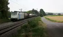 186 291-1 von Lineas/Railpool kommt aus Richtung Aachen-West und fährt die Gemmenicher-Rampe hoch mit einem gemischten Güterzug aus Köln-Gremberg(D) nach Antwerpen-Noord(B) und fährt in Richtung Montzen/Belgien. 
Aufgenommen an der Montzenroute am Gemmenicher-Weg.
Bei Sommerwetter am Nachmittag vom 24.7.2018.