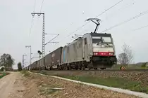 Am Nachmittag des 05.04.2017 bespannte Rpool/BLSC 186 107 den  Jan de Rijk -Containerzug (Rotterdam Waalhaven - Melzo Scalo), als sie nördlich von Müllheim (Baden) in Richtung Schweizer Grenze fuhr.