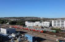 Ein Blick auf den Brighton Railway Station: 
Ein Class 377 als  Southern  Eastbourne - Brighton bei der Ankunft in Brighton und ein Class 387  Gatwickexpress  bei der Abfahrt von Brighton - London Victoria in Brighton 

Dienstag, 31. Juli 2018