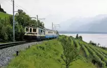 Montreux - Oberland bernois MOB.
Erinnerung an die alte MOB.
Regionalzug Montreux-Zweisimmen mit einem nicht erkennbaren BDe 4/4 3000 + AB + B kurz vor der Haltestellte Planchamp an einem bewölkten Julitag im Jahre 1993.
Anfänglich wurde der PANORAMIC-EXPRESS während mehreren Jahren mit Triebwagen der Serie 3000 geführt. Dies der Grund für die unterschiedliche Farbgebung dieses Regionalzuges.
Foto: Walter Ruetsch 