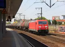 185 349-8 DB kommt  mit einem Ölzug aus Antwerpen-Petrol(B) nach Basel(CH) und kommt aus Richtung Aachen-West,Aachen-Schanz,Aachen-Hbf,Aachen-Rothe-Erde,Stolberg-Hbf(Rheinland)Eschweiler-Hbf,Langerwehe,Düren,Merzenich,Buir,Horrem,Sindorf,Kerpen und fährt durch Köln-Ehrenfeld,Köln-West,Köln-Süd. 
Aufgenommen vom Bahnsteig 3 in Köln-Ehrenfeld. 
Bei Sommerwetter am Mittag vom 26.7.2018. 