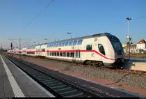 DBpbzfa 668.2  Oberer Neckar  - wohl für den Einsatz in Baden-Württemberg bestimmt - mit Schublok 146 571-5 DB als IC 2044 (Linie 55) von Dresden Hbf nach Köln Hbf erreicht Halle(Saale)Hbf auf Gleis 9.
[10.5.2018 | 7:02 Uhr]