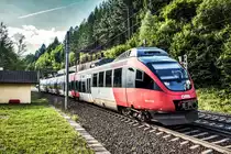 4024 125-9 fährt nach einem kurzen Halt in Oberfalkenstein, weiter in Richtung Spittal.
Unterwegs war die Garnitur als R 4939 (Mallnitz-Obervellach - Spittal-Millstätttersee).
Aufgenommen am 30.7.2018.