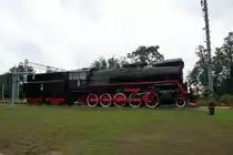 Ein Dampflok Denkmal am 18.07.18 in Rzepin (Polen) mit einer Ty51 