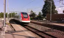 Vor dem Nationalfeiertag war ich wieder mal im Bahnhof Wil unterwegs. Der Sommerfahrplan der SBB hat auch für die Äbtestadt einiges zu bieten. Hier der Nachschuss des ICN 5 nach St. Gallen, gebildet mit dem führnden RABDe 500 017 (Willi Ritschard) und dem RABDe 500 020 (Jeanne Hersch).

Wil SG, 31.07.2018